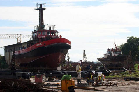  Galangan Kapal Kayu di Batang Tumbuh Pesat